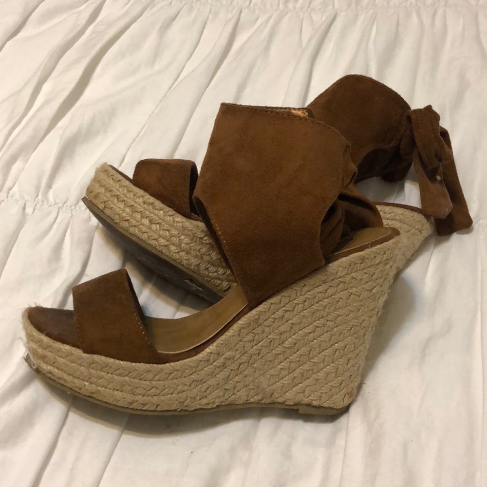 Tan Wedges